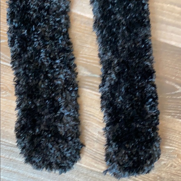 SCARVES - Picture 7 of 8